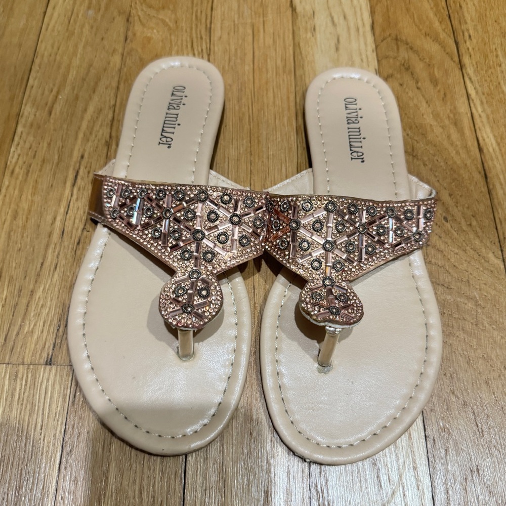 Olivia Miller sparkle studded flip-flop Sandals in Rose Gold Size 6
